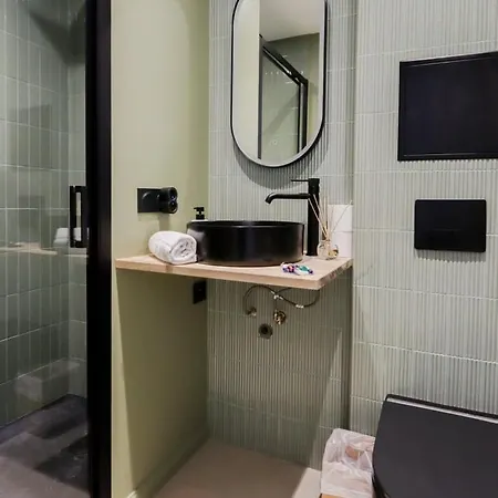 Fancy 3br Duplex Near Port & Old Town | By Airnest Apartment *